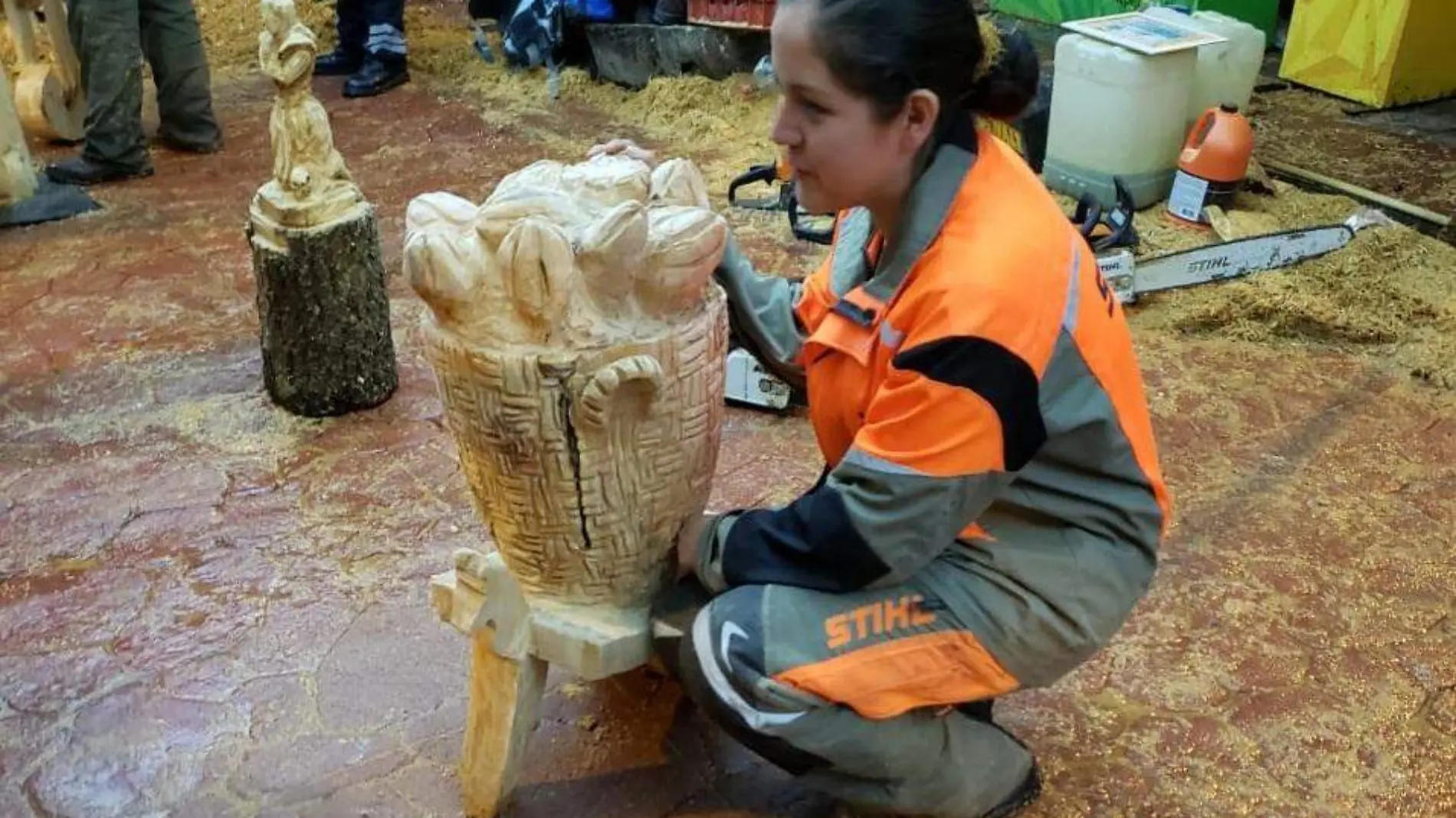 ESCULTURAS MADERA TRES